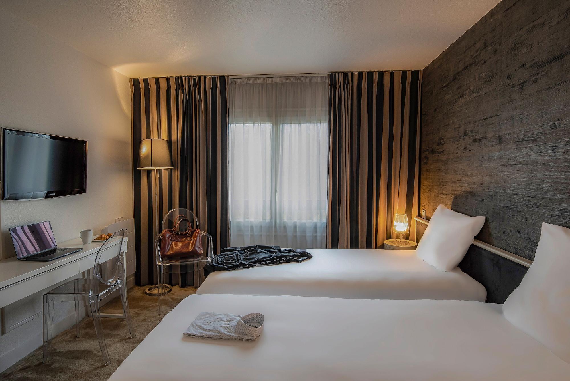 Hotel Quorum Saint-Cloud Exterior photo
