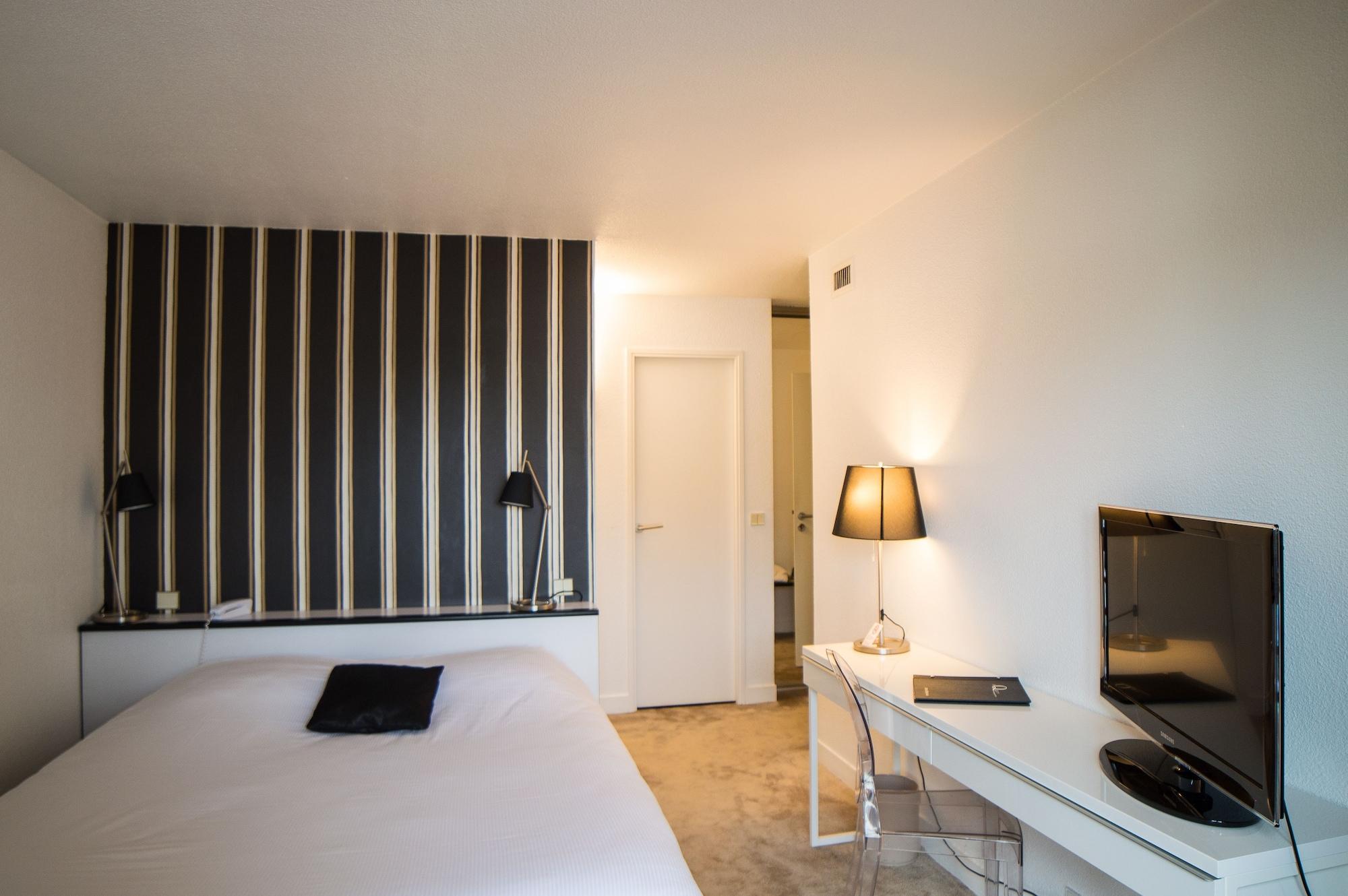 Hotel Quorum Saint-Cloud Exterior photo