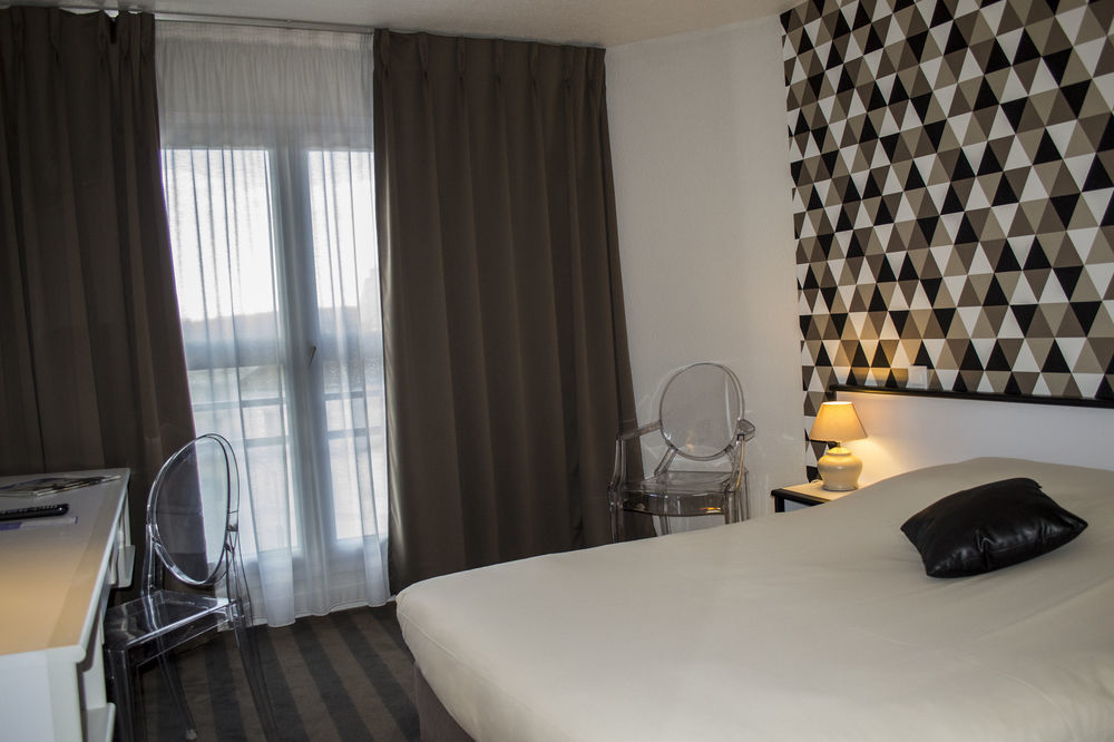 Hotel Quorum Saint-Cloud Exterior photo